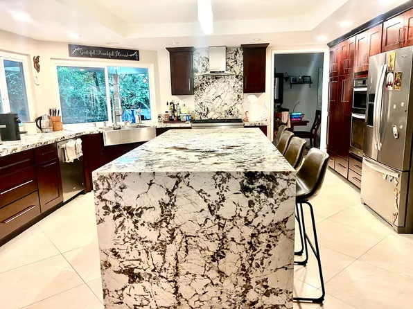 6639 E Leafwood Dr, Anaheim, CA 92807