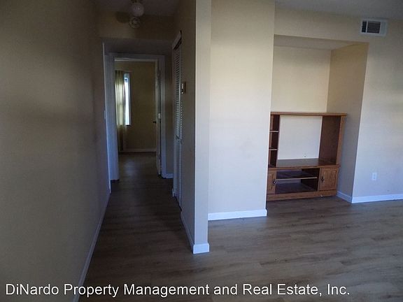 5th image of 840 Center Ave APT 5