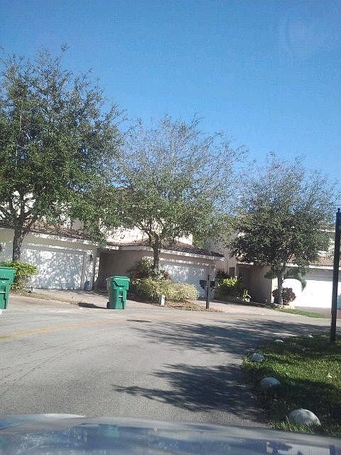 2nd image of 6707 NW 39th Ln