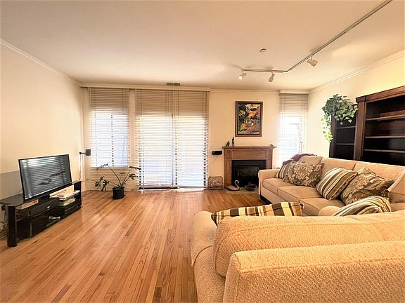2nd image of 999 La Mesa Trl #C