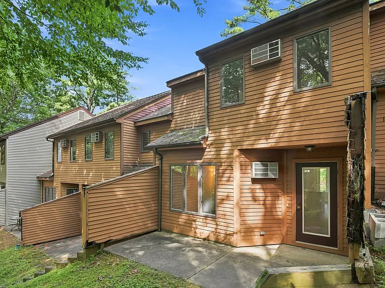 44 Tolland Ave #20 — Photo 26