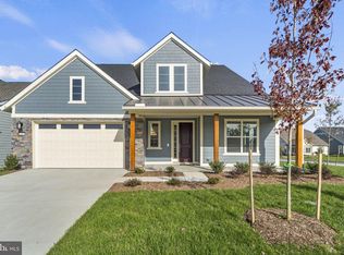 135 Cowbird St, Lake Frederick, VA 22630