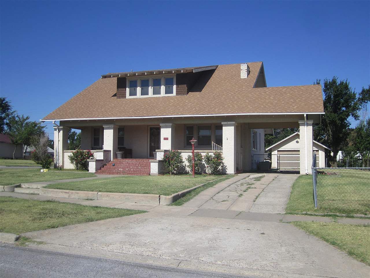 221 S Santa Fe St, Shattuck, OK 73858 Zillow