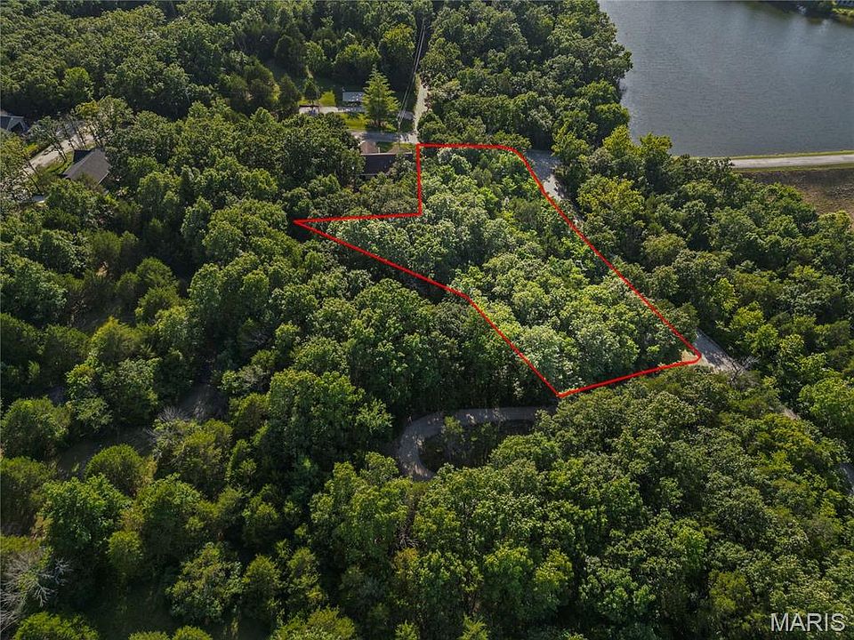 1st image of 1065 Lakeshore Dr