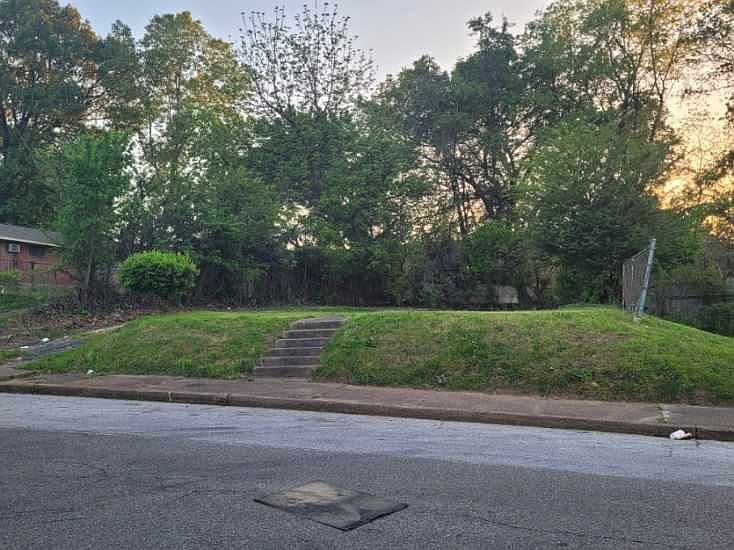 2nd image of 1917 Benford St #753-754