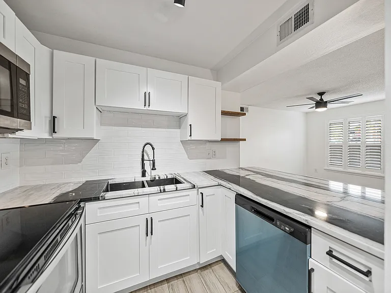 607 S Westland Ave #17 — Photo 9