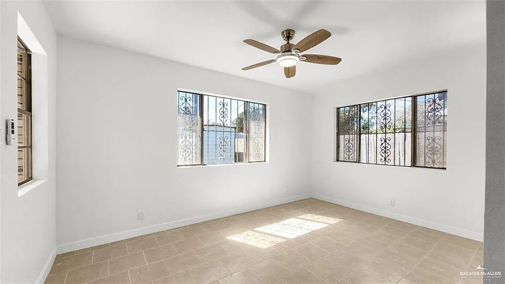2 bed, 2.0 bath, 1296 sqft, $1,350 — Photo 4