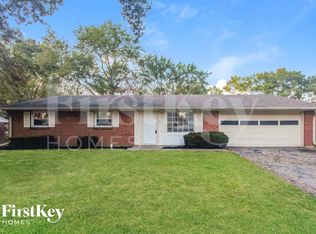 11048 E McDowell Dr, Indianapolis, IN