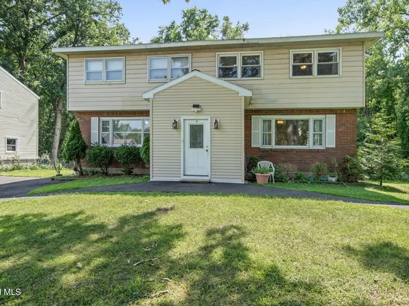 1 Dowling Road, Albany, NY 12205