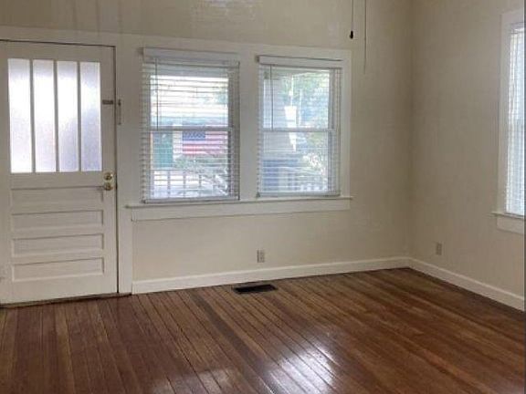 4th image of 23720 Eden St