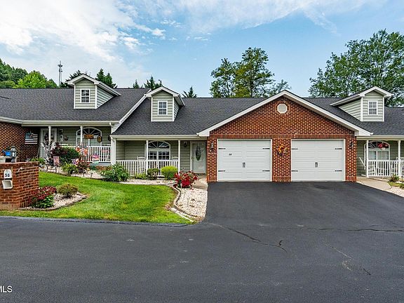 4th image of 58 Sagewood Ct #58