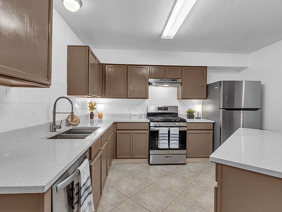4th image of 17534 S Summit Canyon Dr