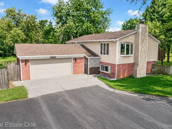 7990 Tower Rd, South Lyon, MI 48178