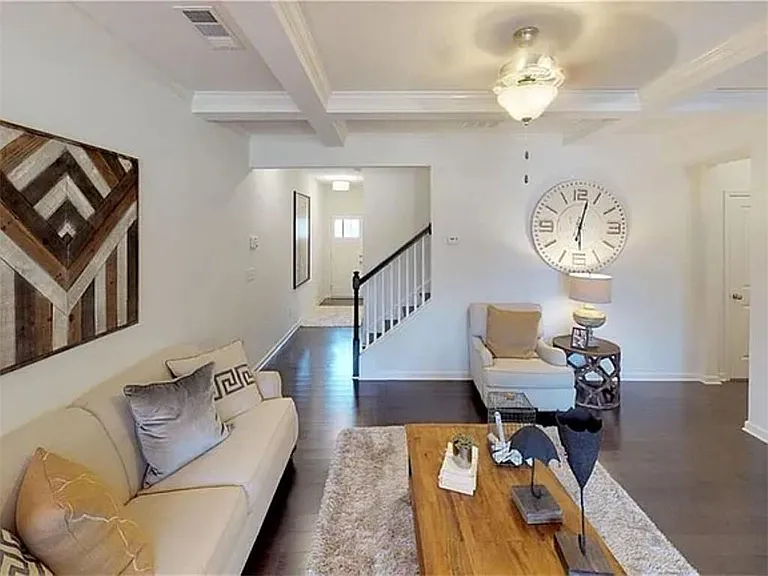 24 Garrison Dr — Photo 4