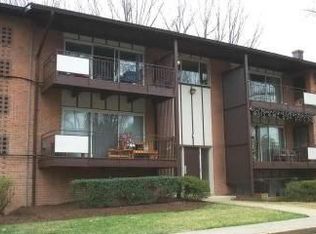 10171 Fair Woods Dr #202, Fairfax, VA 22030