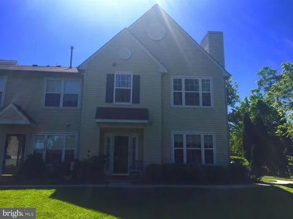 208 Quay Ct #208, Palmyra, NJ 08065