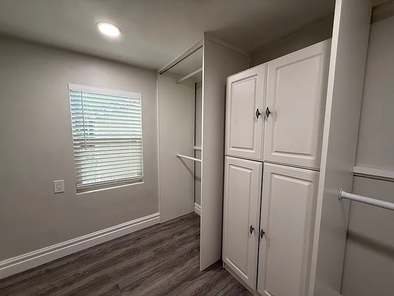 3180 S 400 E — Photo 11