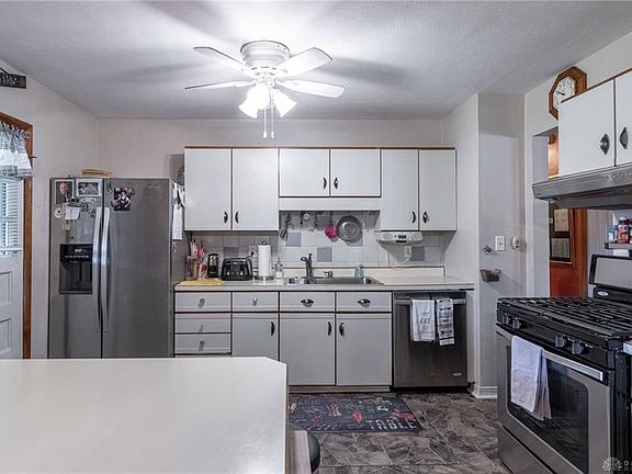 4th image of 1832 Burnside Dr
