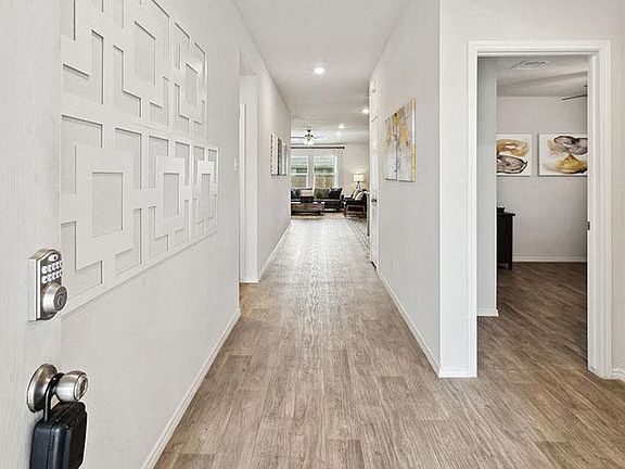 2nd image of 1418 Eaton Dr #1088513