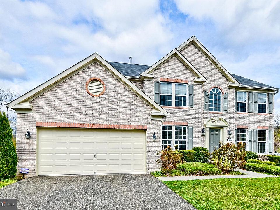 1st image of 5209 Derby Manor Ln
