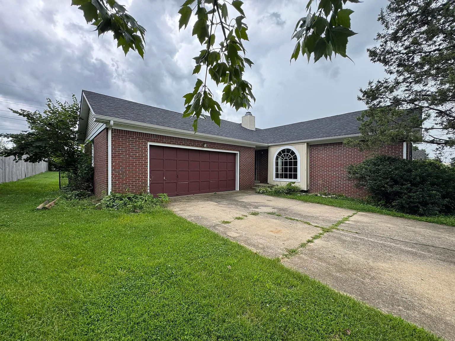 3 bed, 2.0 bath, 1557 sqft, $1,845 — Photo 2