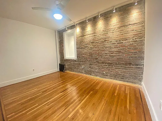 Rented by Dream Space Realty | media 15