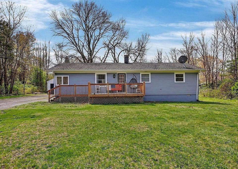 1st image of 345 Lake Dr