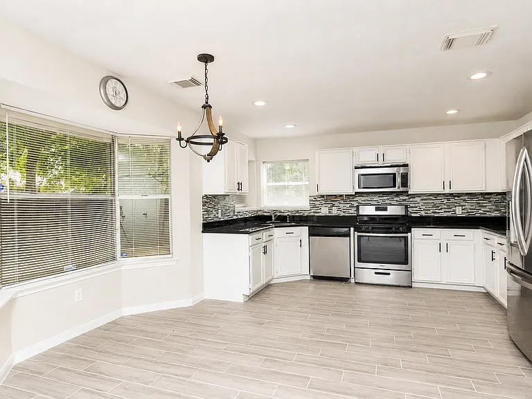 9210 Towne Terrace Dr — Photo 11