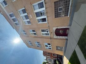 3235 W Dickens Ave, Chicago, IL