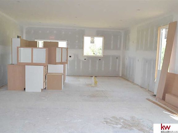 5th image of 436 Eastwood Dr