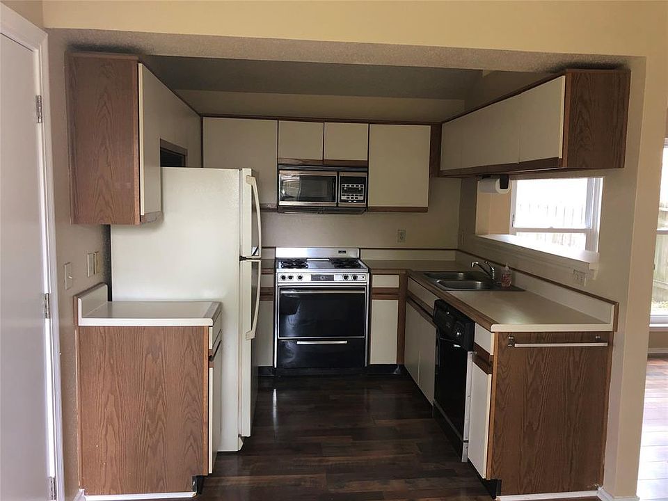 1st image of 15523 Scenic Haven Dr