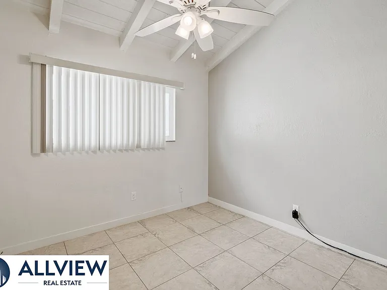 203 Oswego Ave — Photo 16