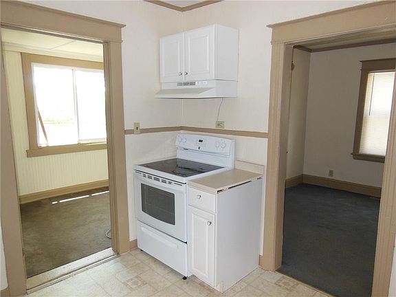 4th image of 99 Barton St