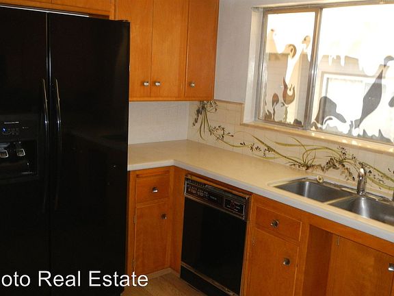 5th image of 990 Casilada Way
