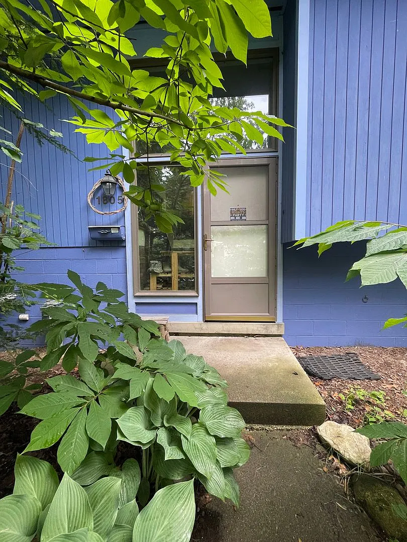 4 Bed / 2 Bath Home Near Virginia Park | On-site Parking & Laundry | Flexible Lease Terms! — Photo 1