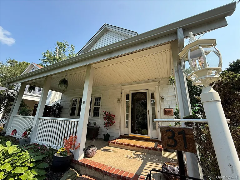 31 Jacobson Ave — Photo 2