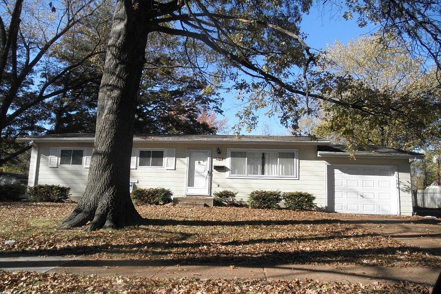 1st image of 915 Forestwood Dr