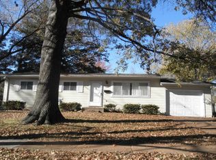915 Forestwood Dr, Saint Louis, MO