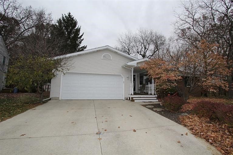 1st image of 723 E Caneel Dr