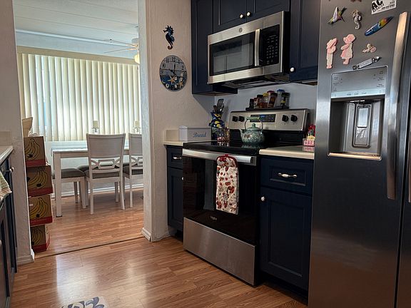 4th image of 27 Leslie Ln #27