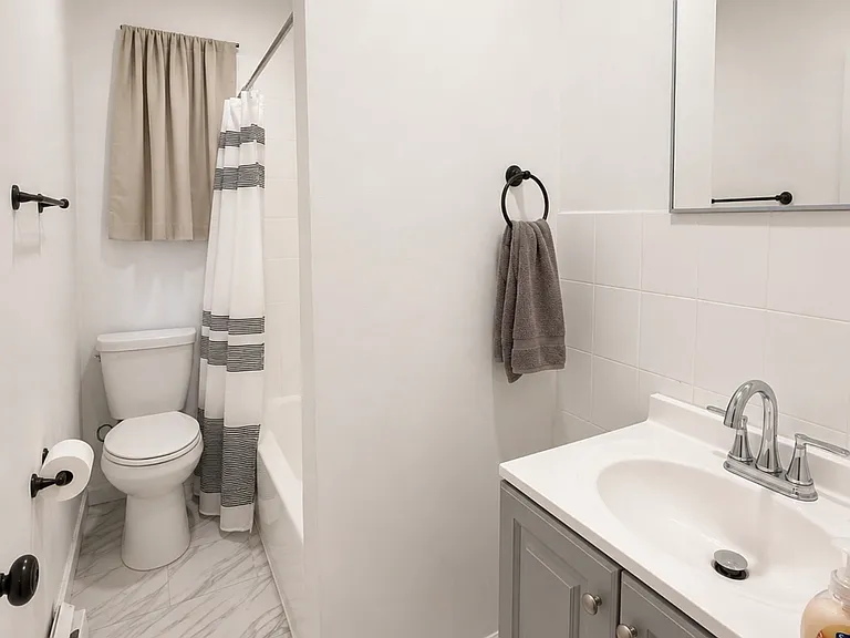31 Irving St #1 — Photo 23