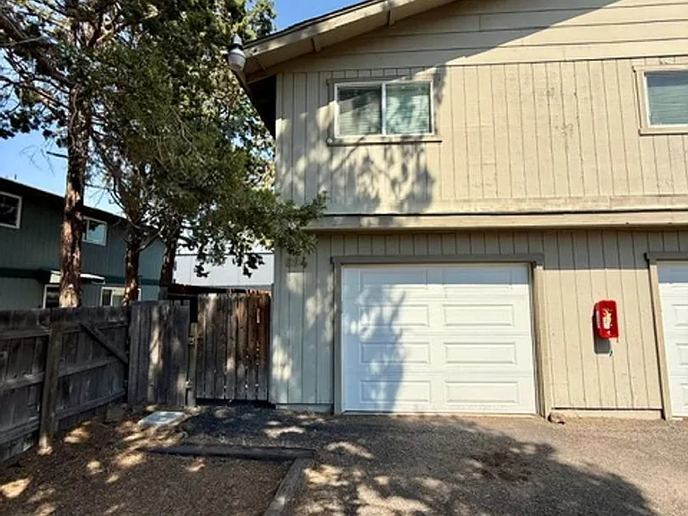 694 SE Centennial St — Photo 19