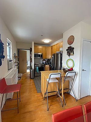 4th image of 223 2nd Ave APT 7E