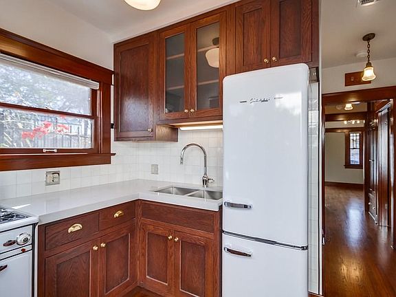 2nd image of 2820 B St