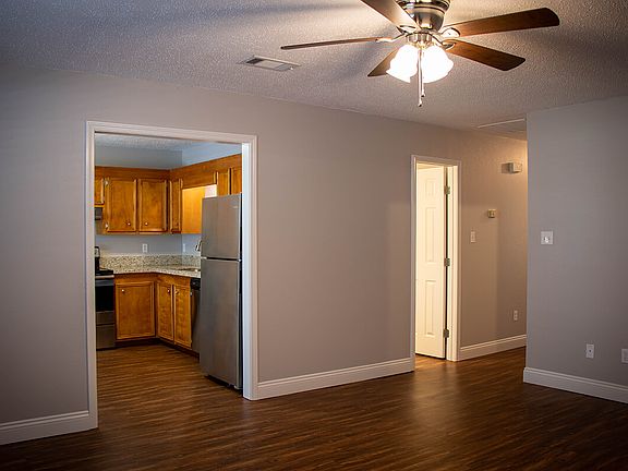 1801-N-Tallowood-living2_08282023