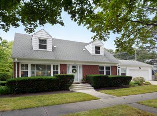 702 N Chestnut Ave, Arlington Heights, IL 60004