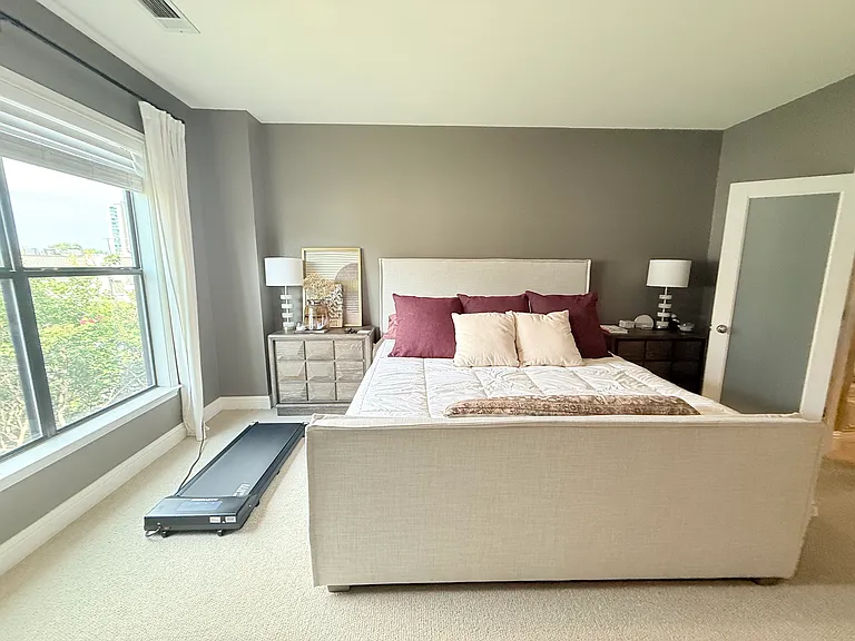 4230 Travis St #8 — Photo 26