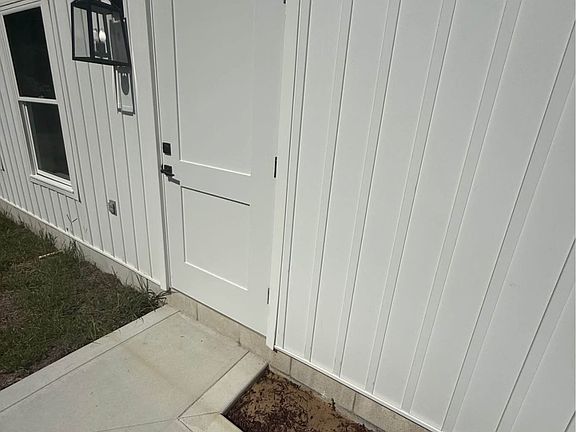 2nd image of 218 East St