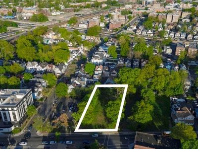 121 N Grove St, East Orange, NJ, 07017