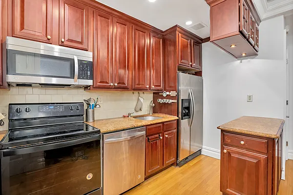 Rented by Douglas Elliman | media 7
